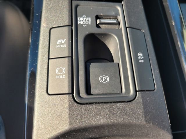 Used 2024 Toyota Prius LE image 26