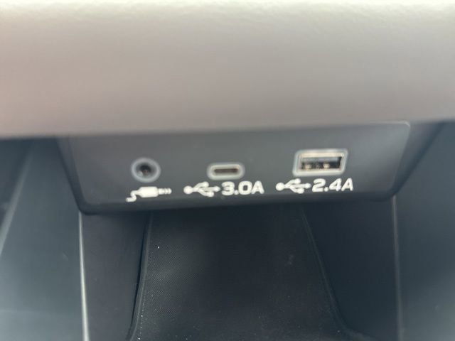 Used 2025 Subaru Outback Limited AWD/4WD image 22