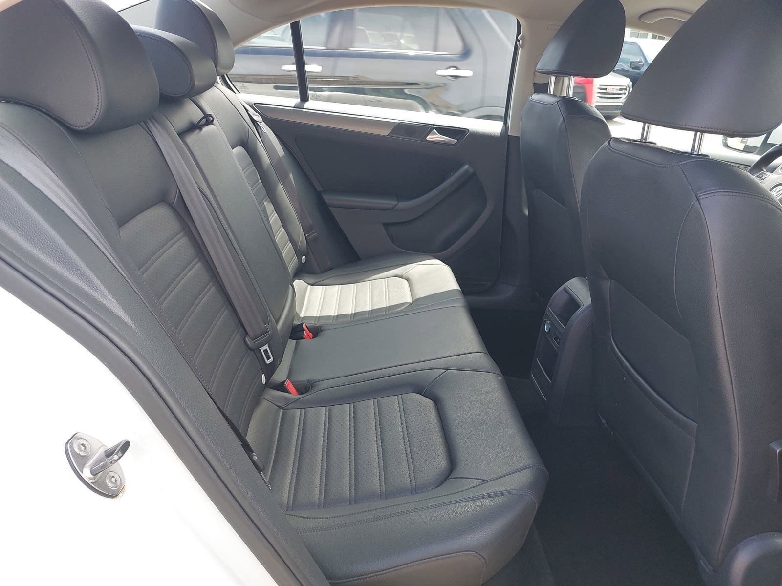 Used 2014 Volkswagen Jetta SEL FWD image 12