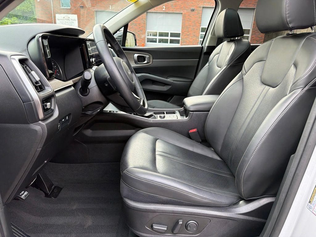 Certified 2023 Kia Sorento S w/ Panoramic Sunroof Package AWD/4WD image 16