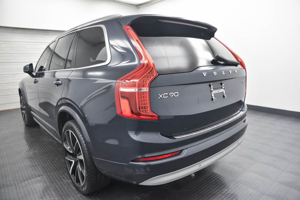 Used 2022 Volvo XC90 T6 Momentum w/ Advanced Package image 4