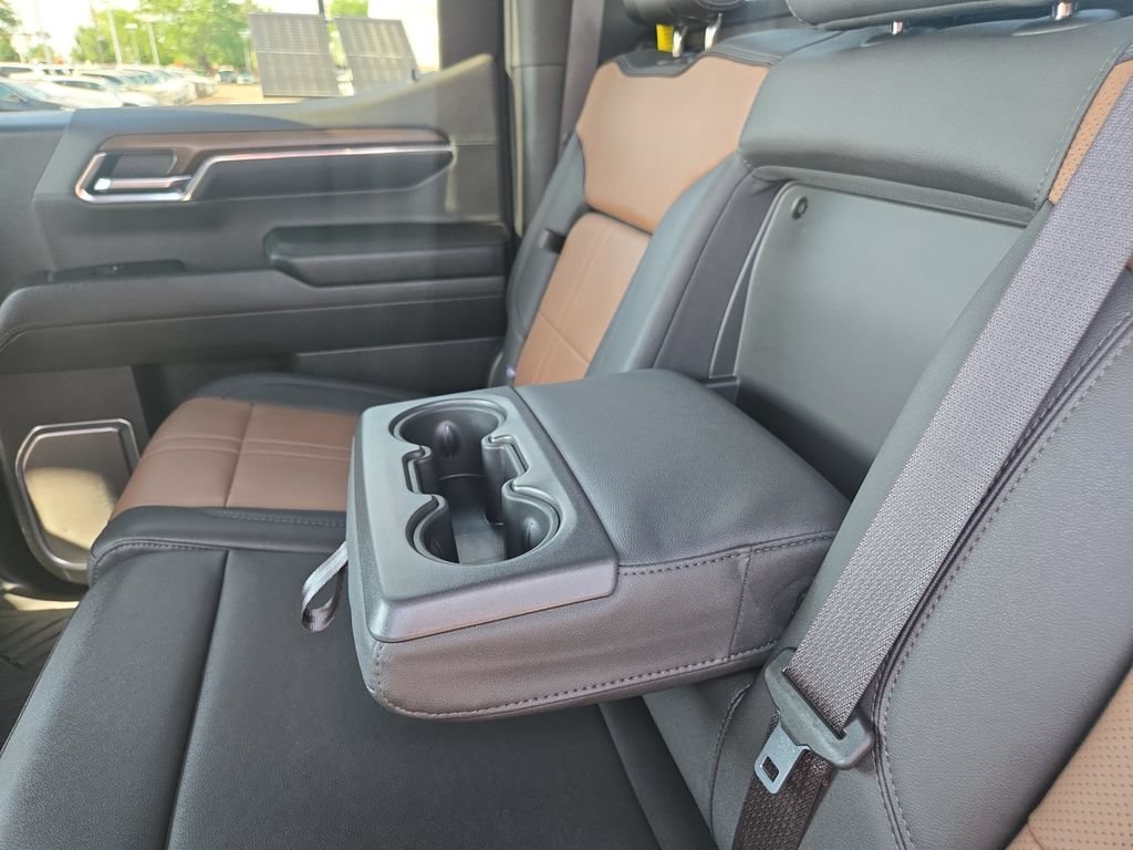 Used 2024 Chevrolet Silverado 1500 High Country w/ Technology Package AWD/4WD image 20