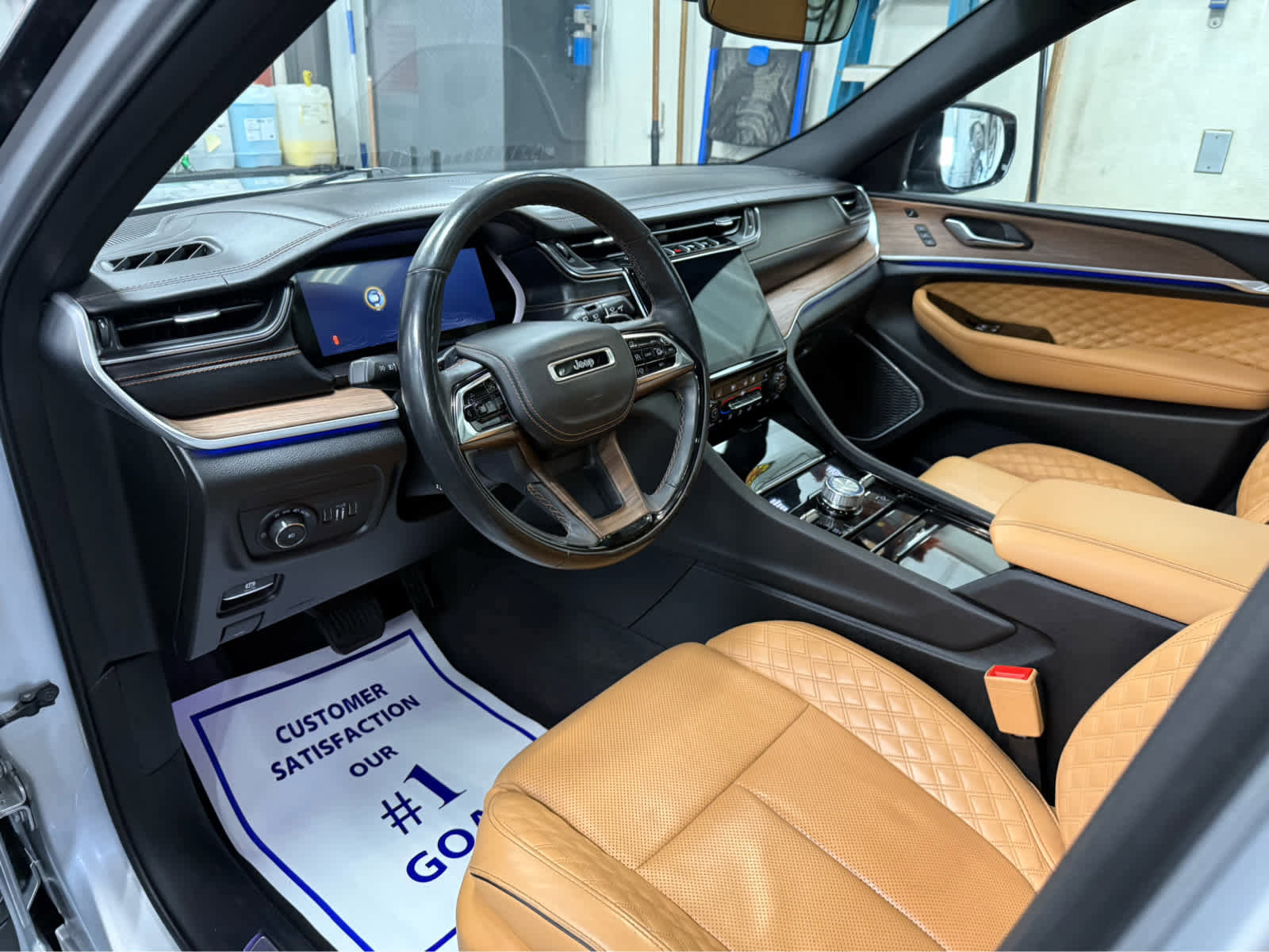 Used 2021 Jeep Grand Cherokee L Summit w/ Luxury Tech Group V image 10