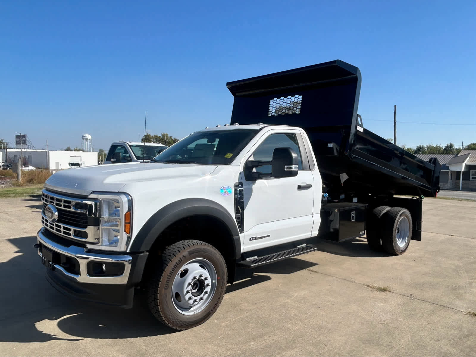 New 2025 Ford F550 4x4 Regular Cab Super Duty image 2