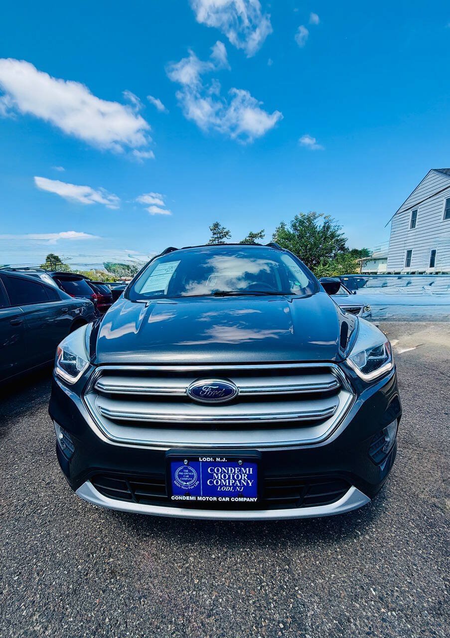 Used 2017 Ford Escape SE w/ Equipment Group 201A AWD/4WD image 2