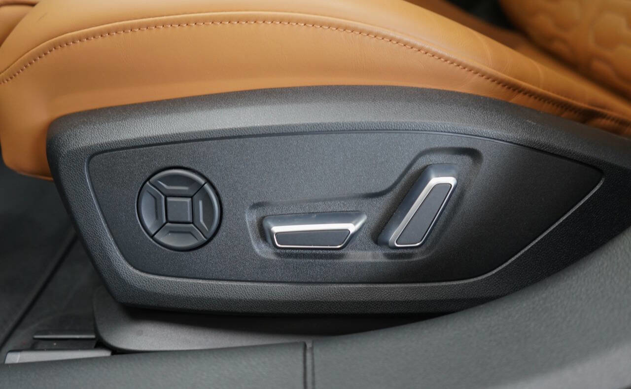 Used 2025 Audi RS 7 Performance AWD/4WD image 49