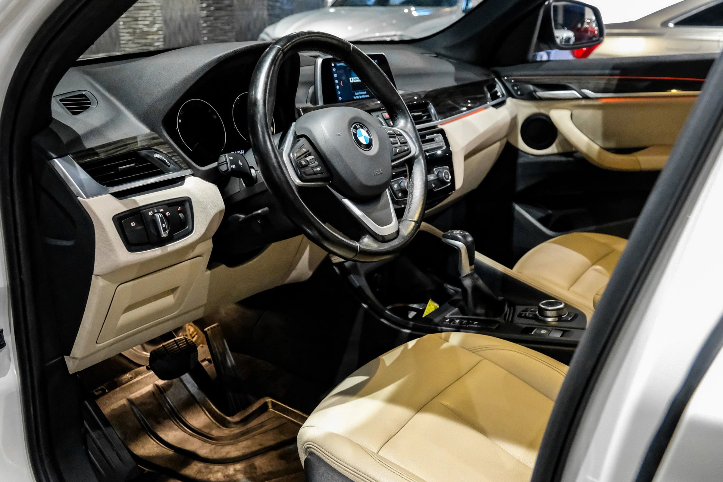 Used 2019 BMW X1 sDrive28i w/ Convenience Package FWD image 4