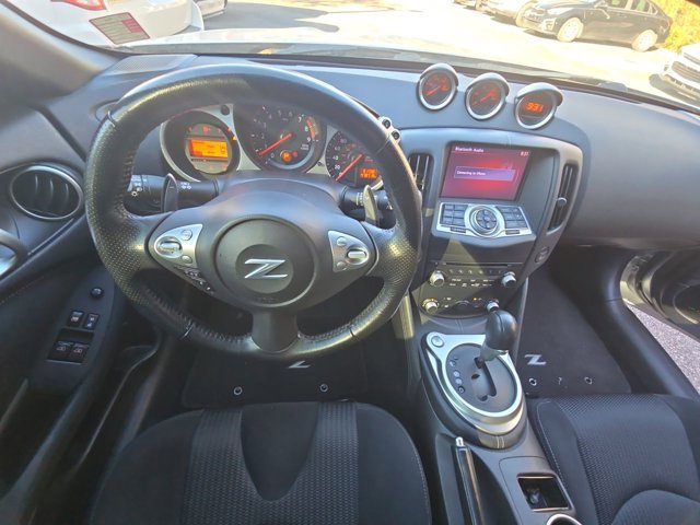 Used 2017 Nissan 370Z w/ Sport Package image 18