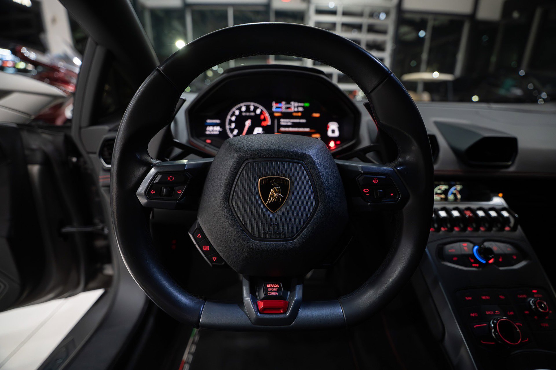 Used 2015 Lamborghini Huracan LP 610-4 AWD/4WD image 13