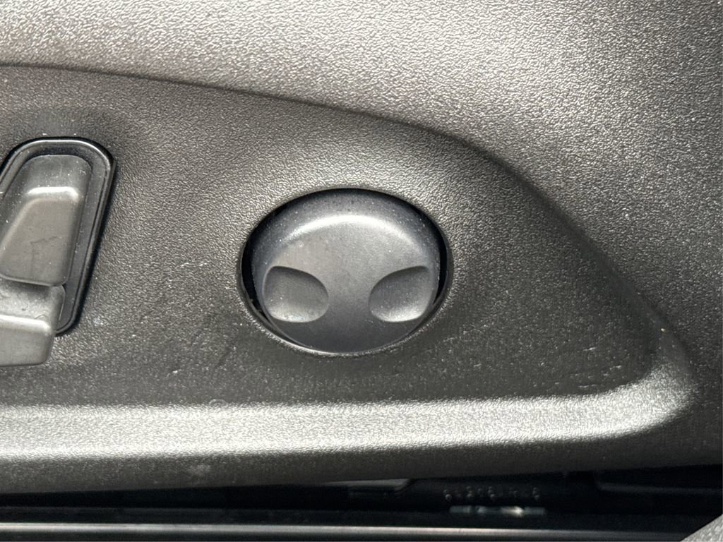 Used 2023 Jeep Renegade Latitude w/ Sun/Sound Group image 24