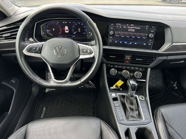 Used 2022 Volkswagen Jetta SEL FWD image 3