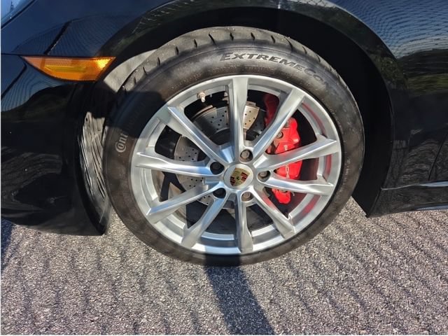 Used 2019 Porsche 718 Boxster S RWD image 9