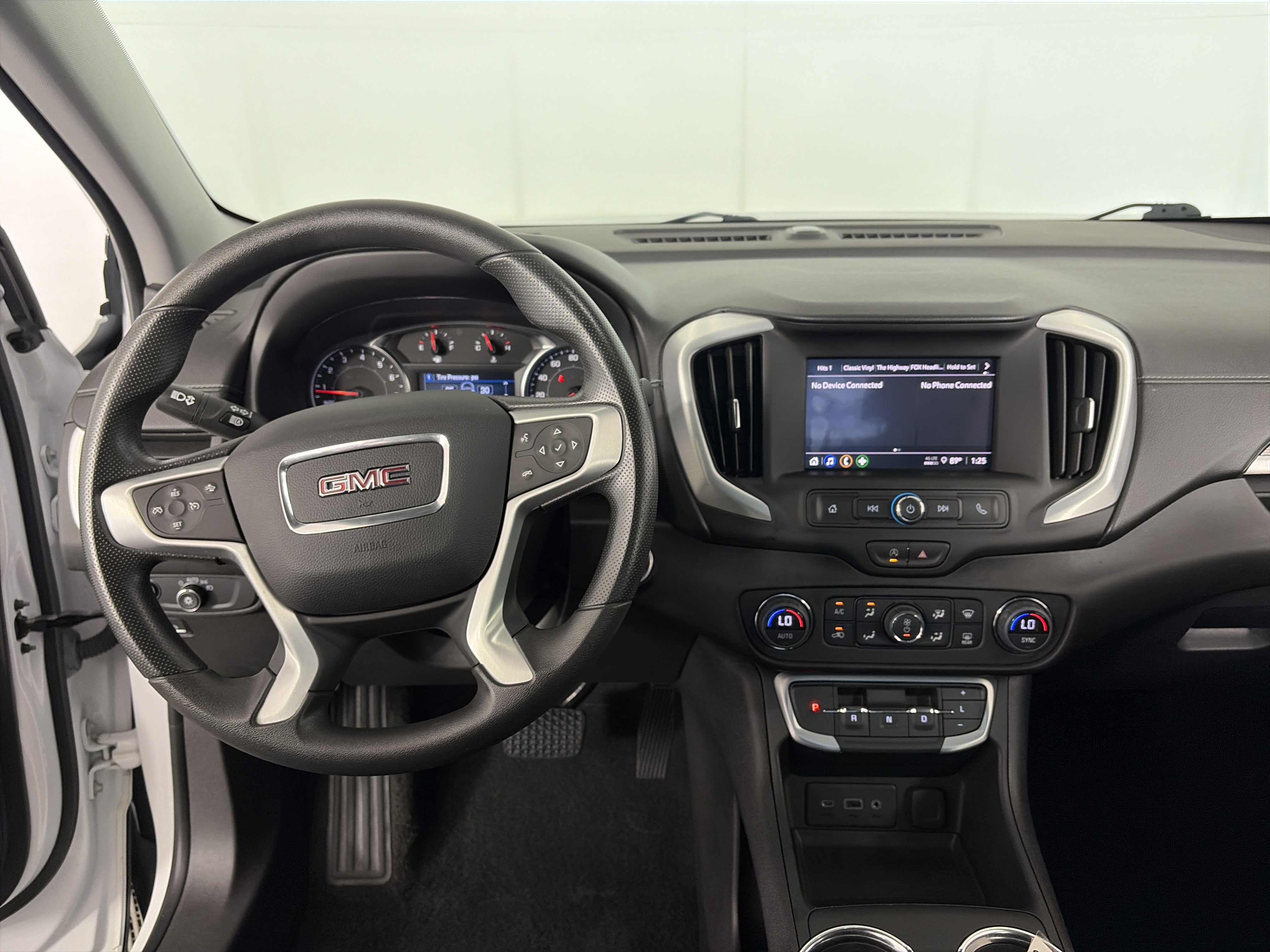 Certified 2024 GMC Terrain SLE w/ Driver Convenience Package AWD/4WD image 12