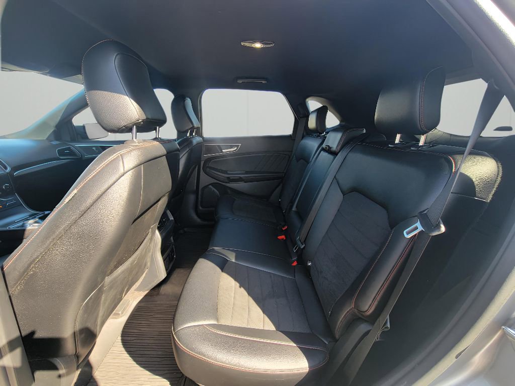 Used 2020 Ford Edge ST-Line w/ Cold Weather Package AWD/4WD image 28