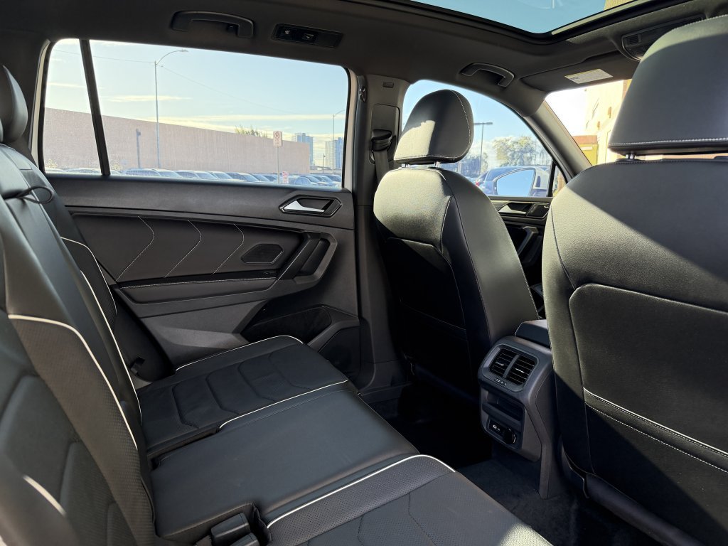 Used 2024 Volkswagen Tiguan SEL R-Line AWD/4WD image 40