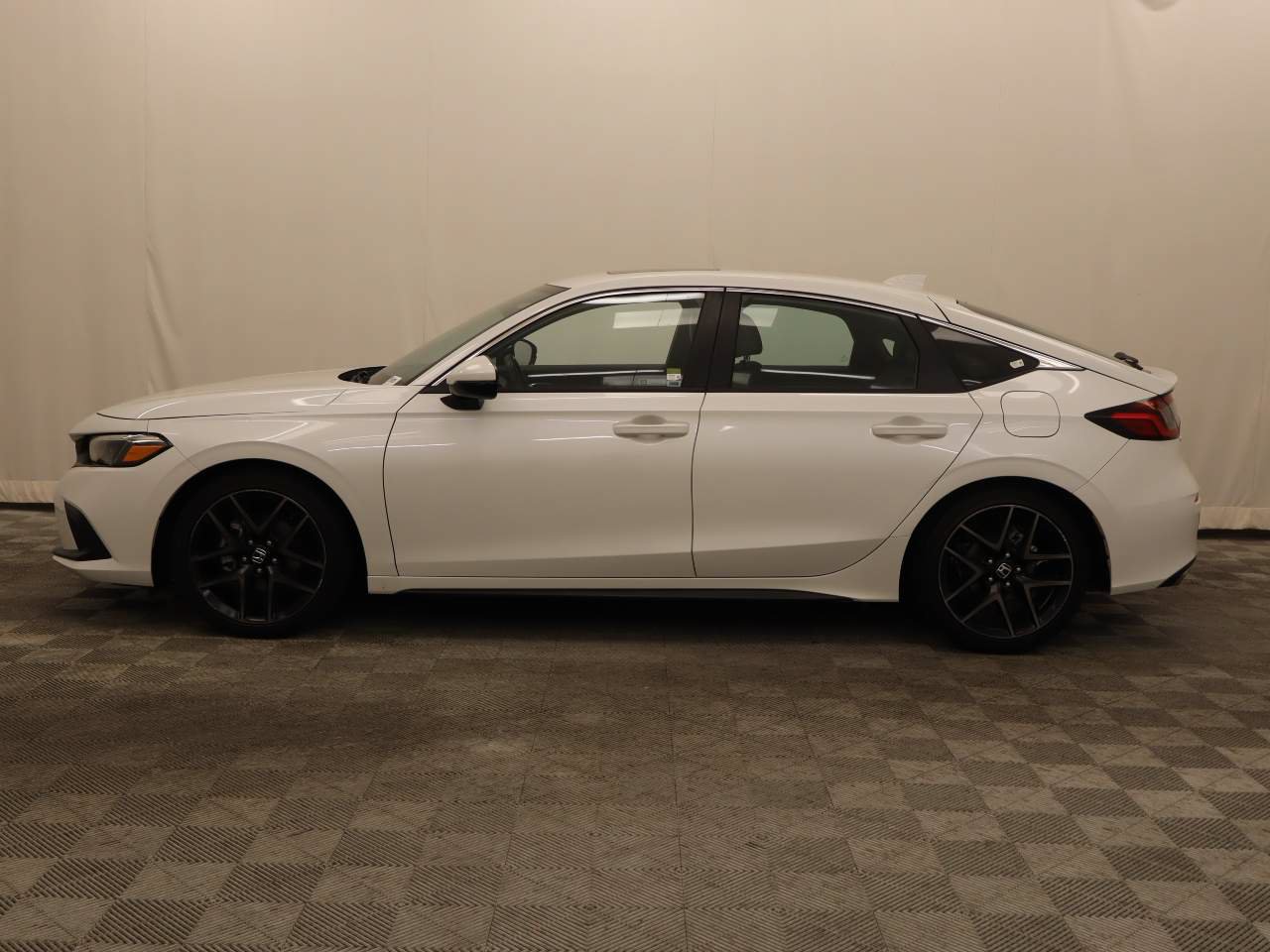 Used 2024 Honda Civic Sport Touring image 2