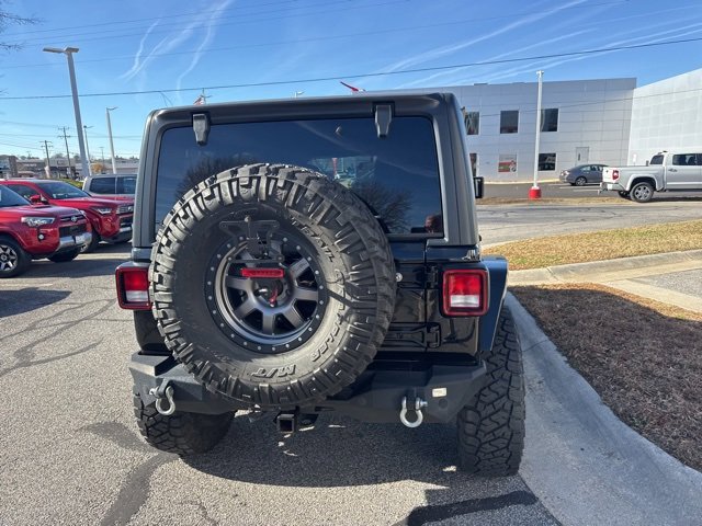Used 2018 Jeep Wrangler Unlimited Sahara image 9