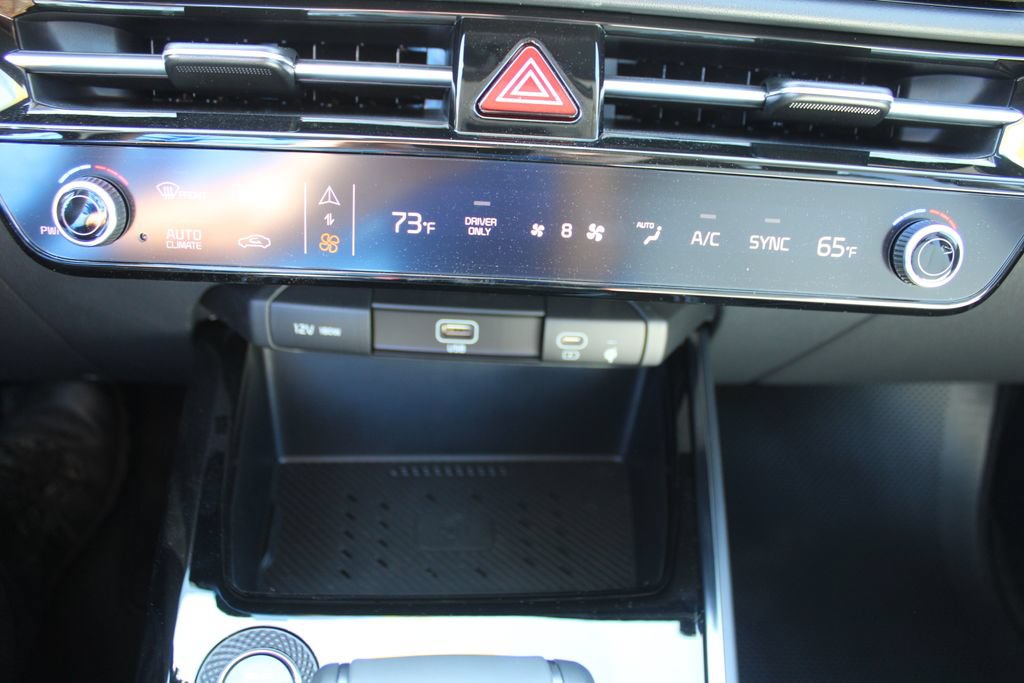 New 2026 Kia Niro FWD image 40