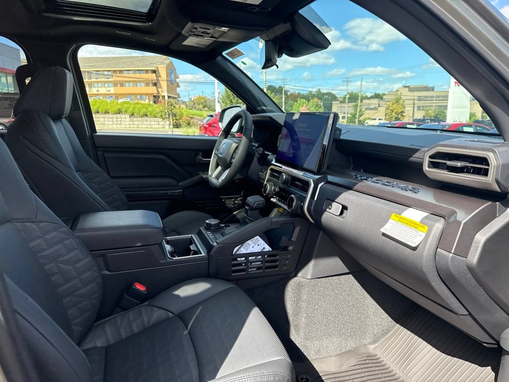 New 2026 Toyota Tacoma TRD Off-Road w/ TRD Off Road Premium Package AWD/4WD image 4
