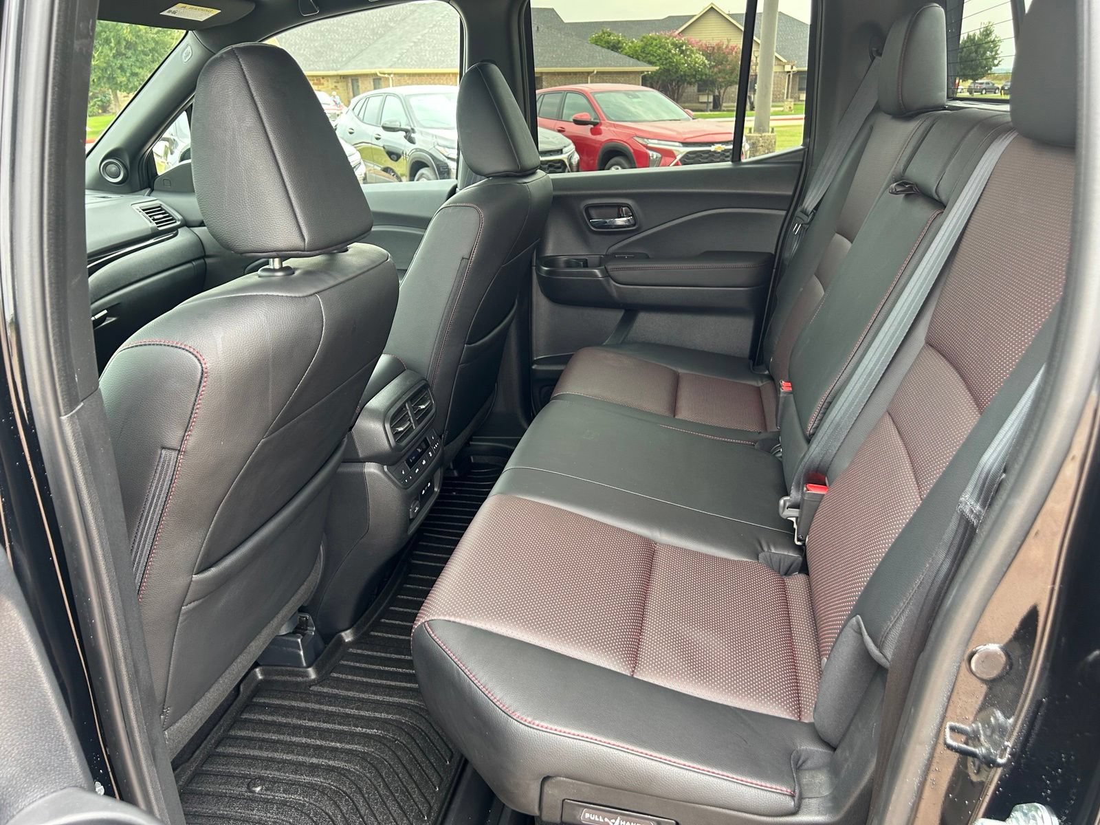Used 2025 Honda Ridgeline Black Edition image 12