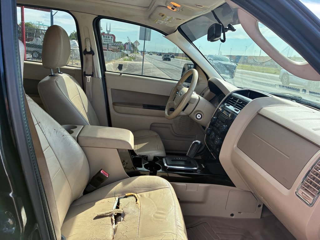 Used 2011 Ford Escape Limited w/ 302A Rapid Spec Order Code FWD image 28