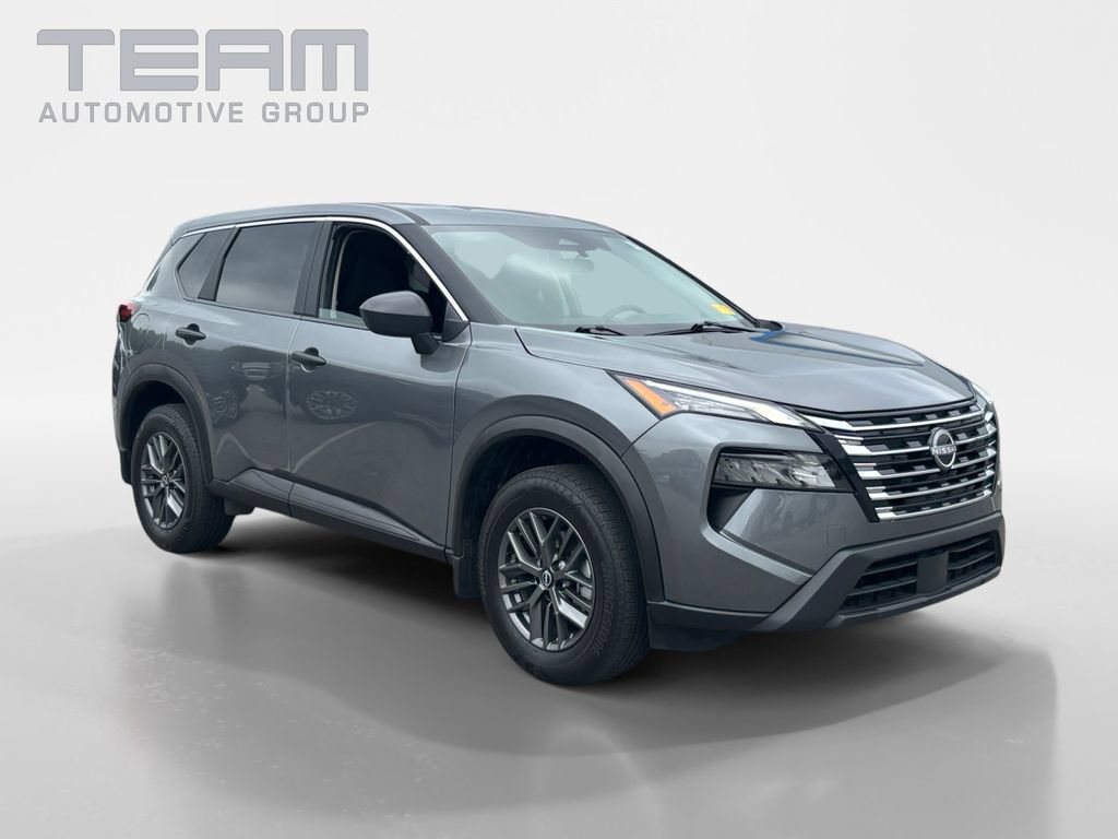 Used 2025 Nissan Rogue S FWD image 1