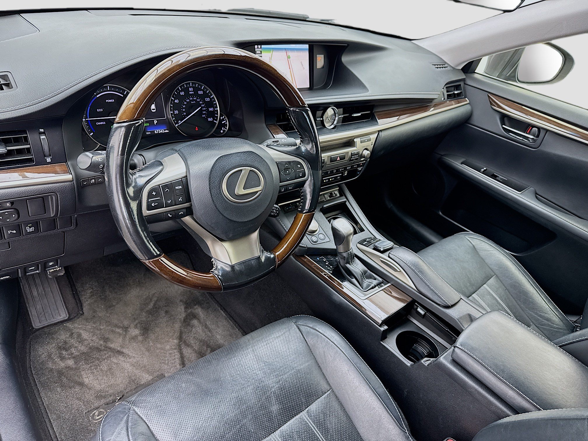 Used 2017 Lexus ES 300h w/ Luxury Package FWD image 7