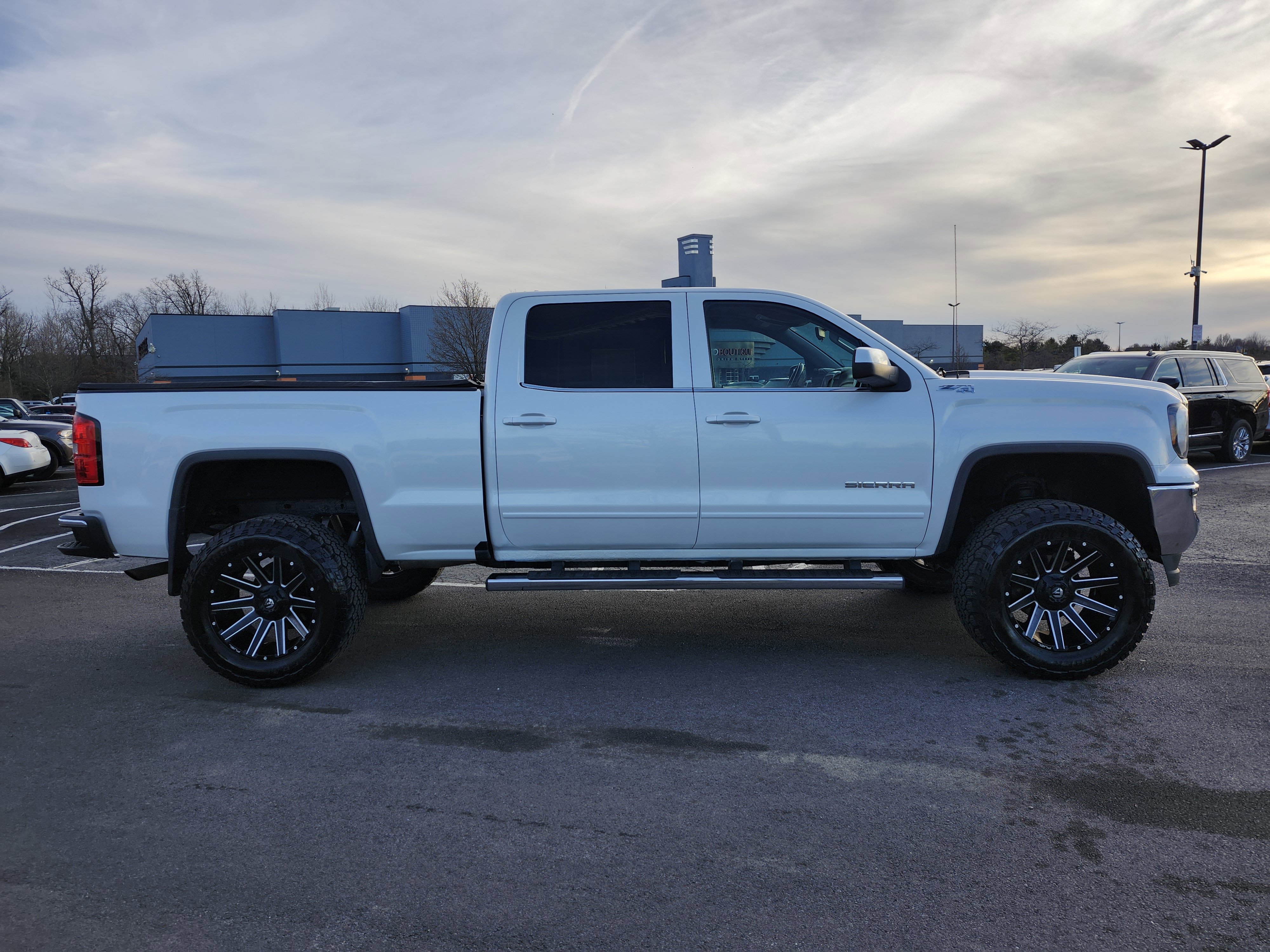 Used 2016 GMC Sierra 1500 SLE image 18
