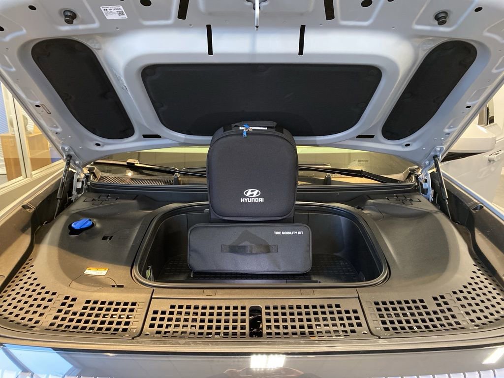 New 2026 Hyundai Ioniq 9 SE AWD/4WD image 13