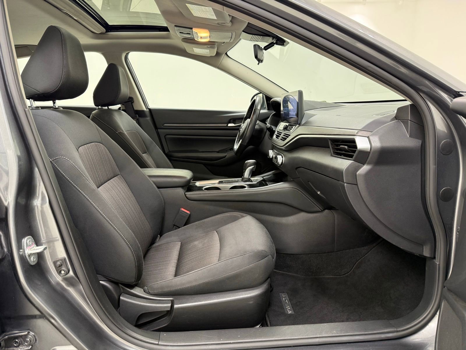 Used 2024 Nissan Altima 2.5 SV w/ SV Premium Package image 26