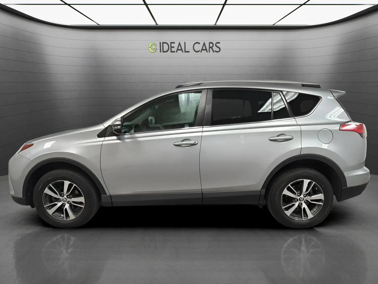 Used 2016 Toyota RAV4 XLE AWD/4WD image 8