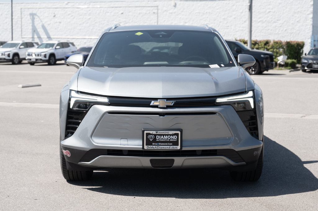 Used 2024 Chevrolet Blazer EV LT AWD/4WD image 2