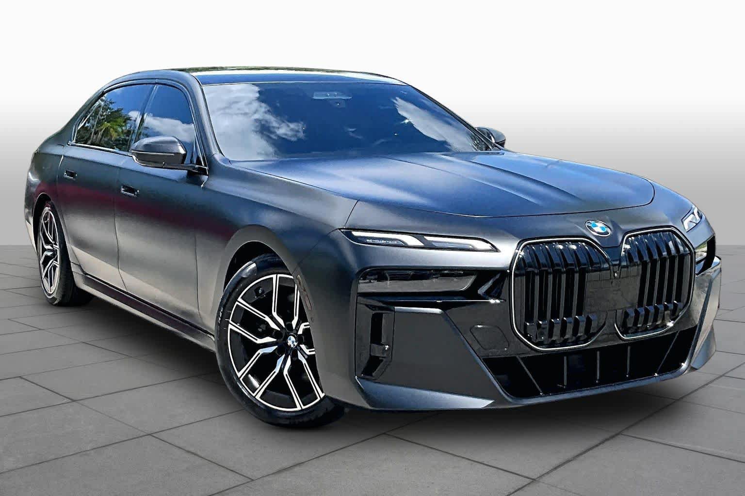 Used 2024 BMW 760i xDrive AWD/4WD image 3