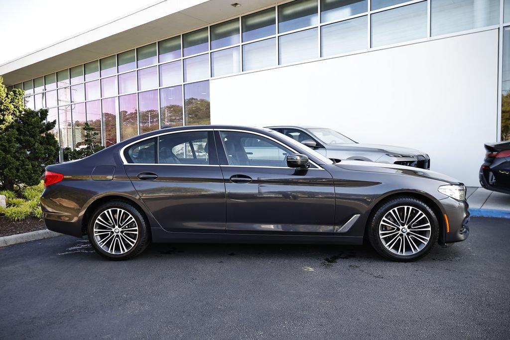 Used 2020 BMW 540i xDrive w/ Premium Package image 4