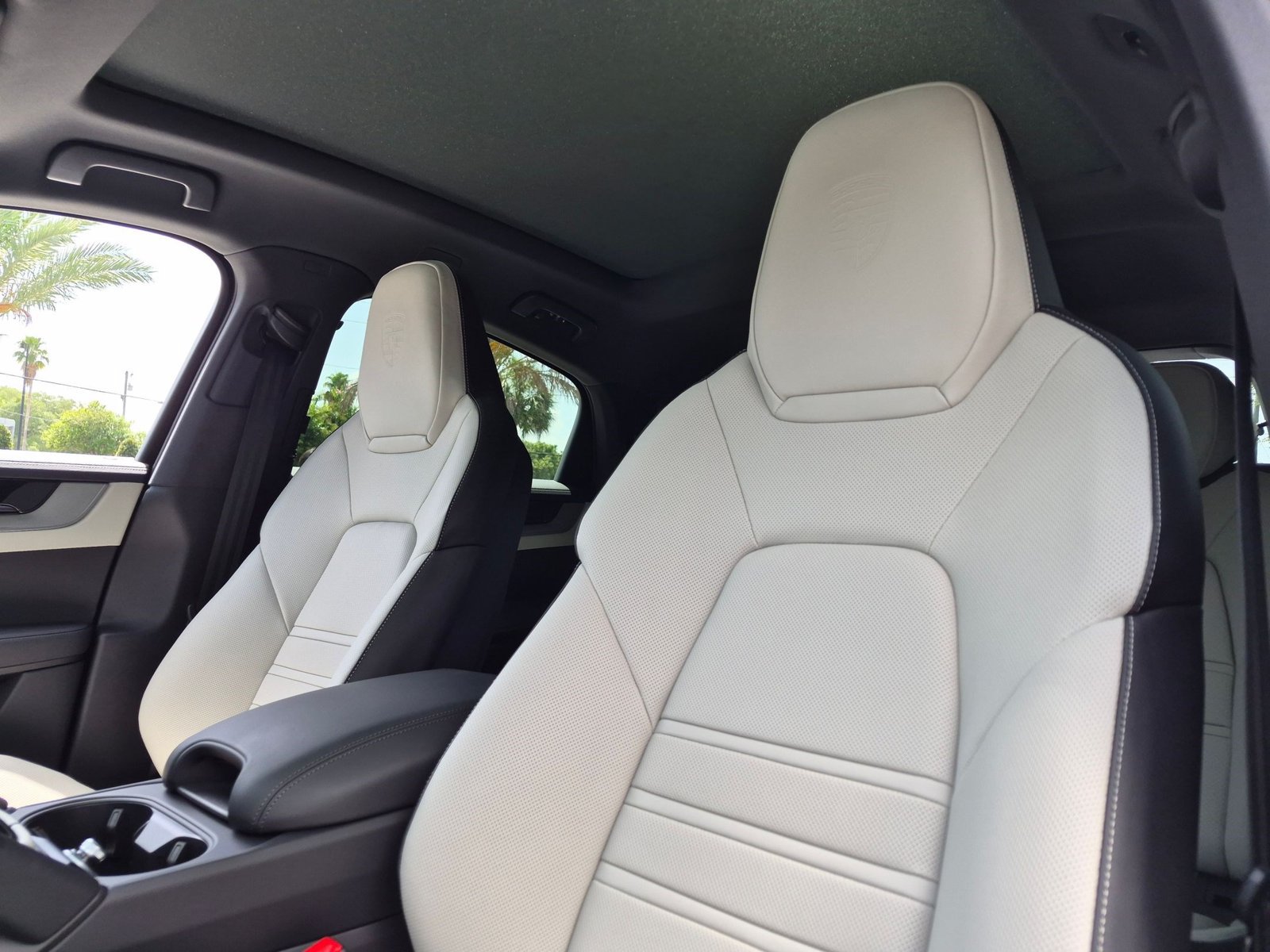 New 2026 Porsche Cayenne Coupe AWD/4WD image 5