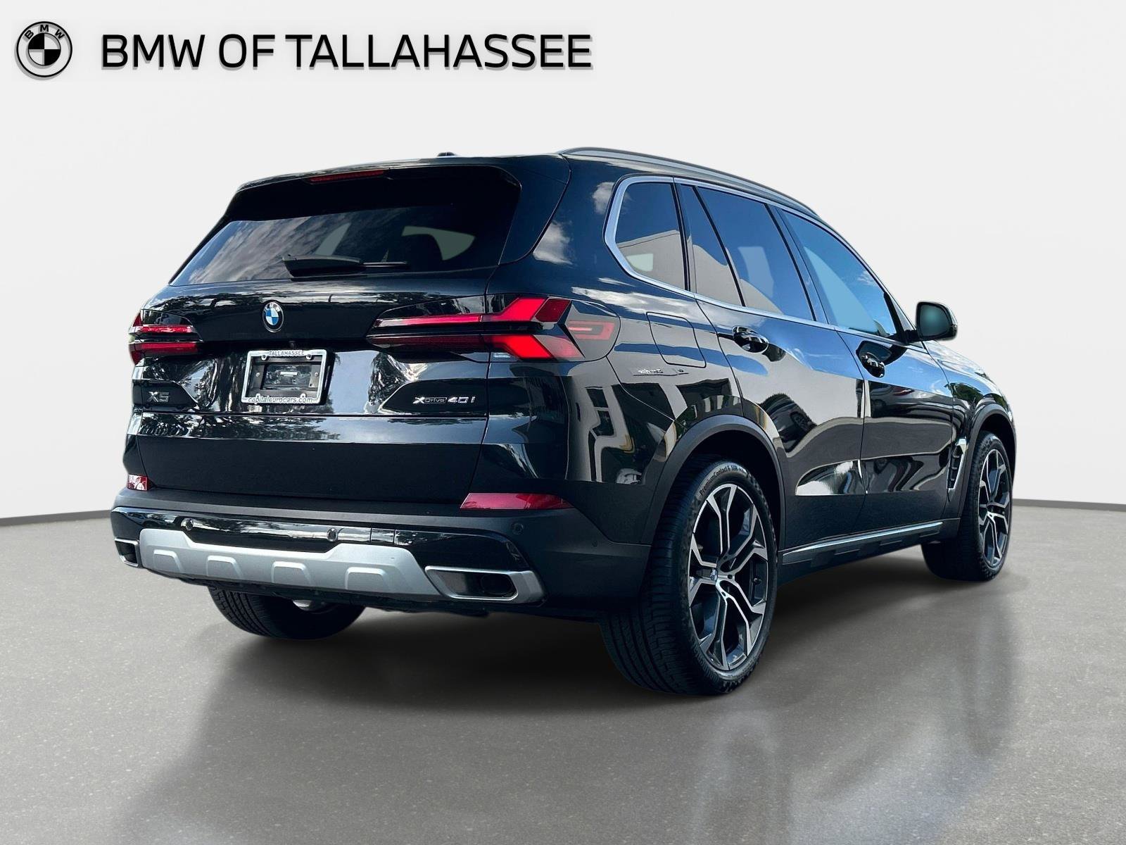 Used 2024 BMW X5 xDrive40i w/ Premium Package AWD/4WD image 5