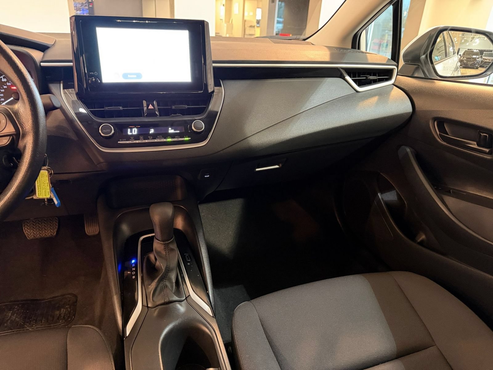 Used 2025 Toyota Corolla LE FWD image 33