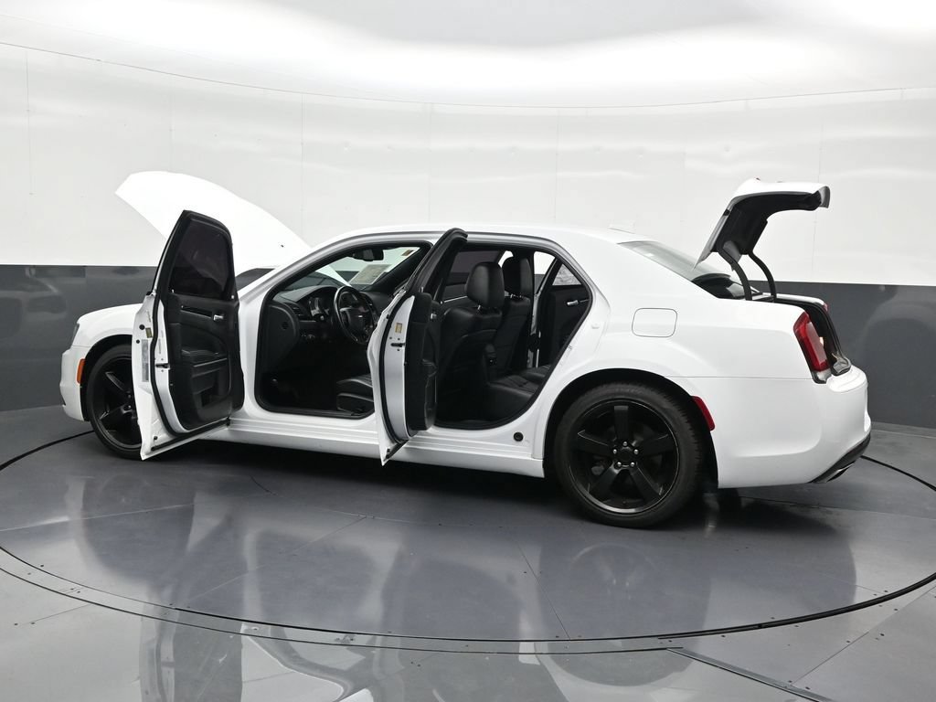 Used 2020 Chrysler 300 S RWD image 33