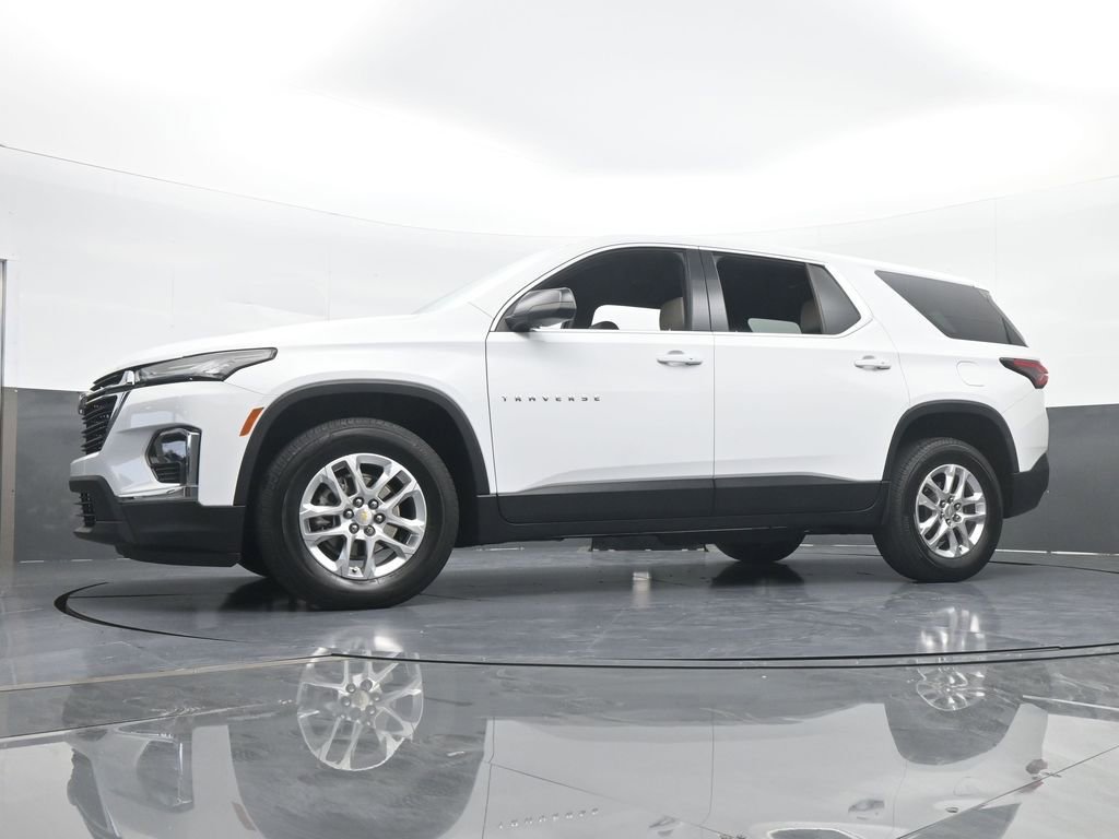 Used 2022 Chevrolet Traverse LS image 54