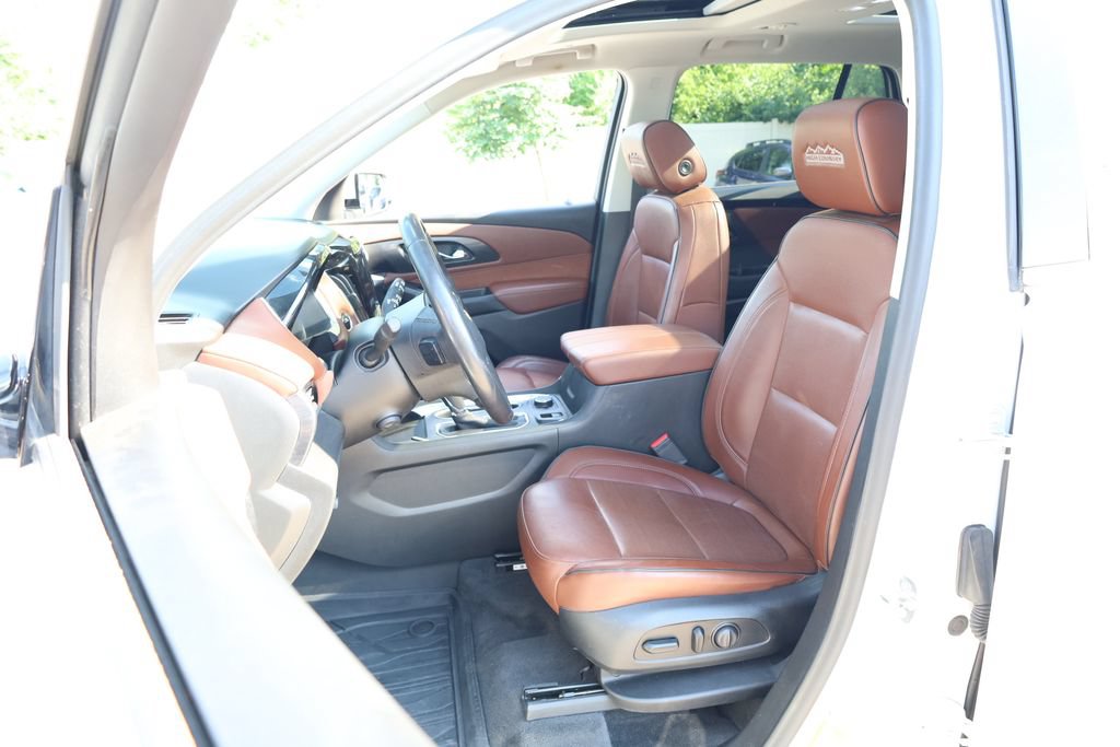 Used 2020 Chevrolet Traverse High Country w/ LPO, Floor Liner Package AWD/4WD image 7