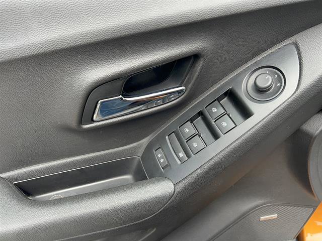 Used 2017 Chevrolet Trax LT w/ Sun & Sound Package FWD image 14
