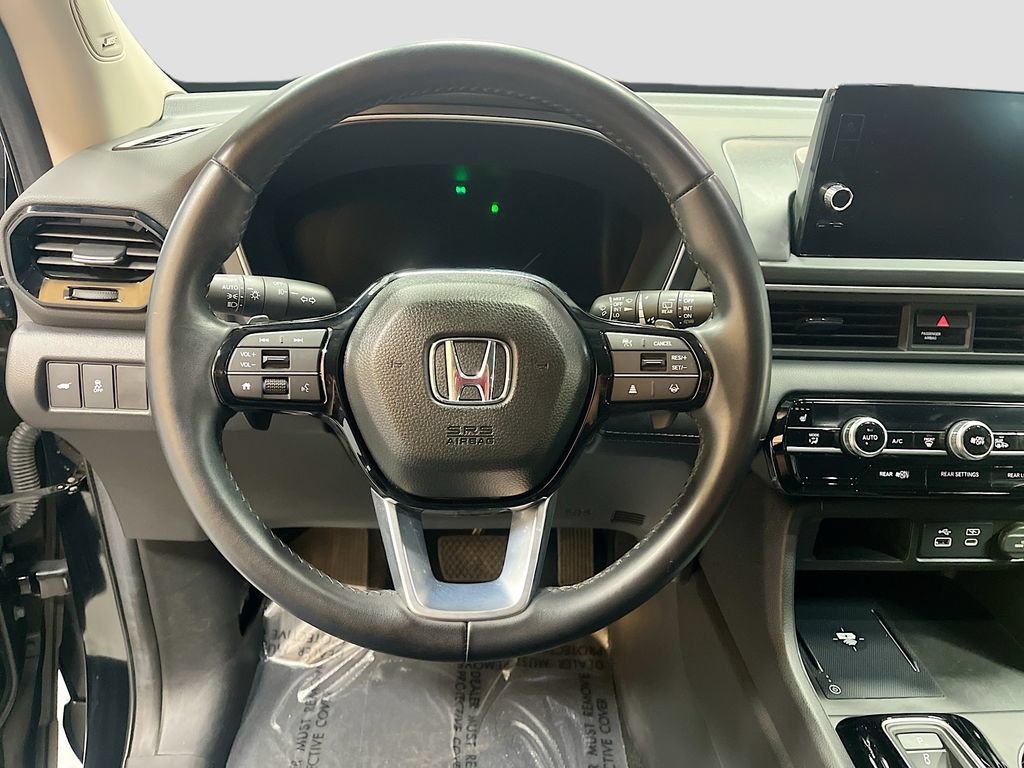 Used 2024 Honda Pilot Touring image 11
