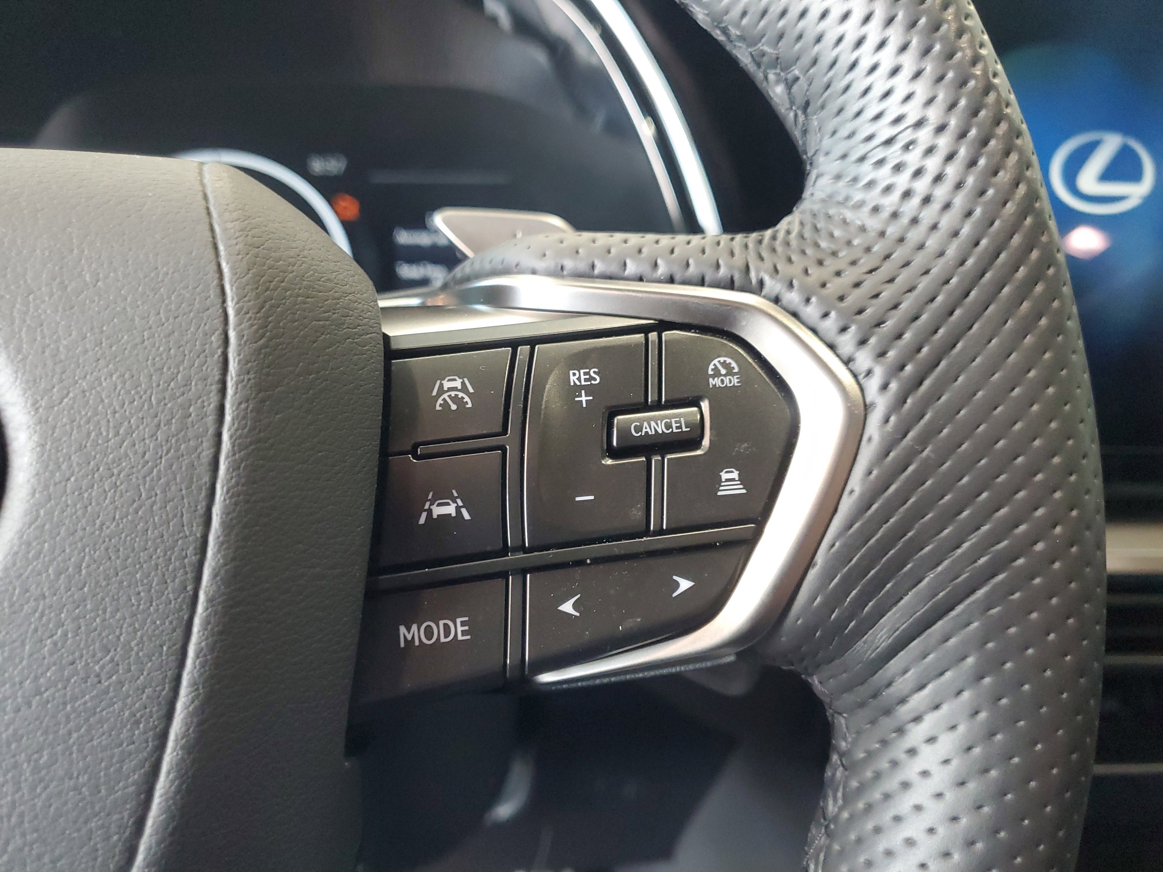 Used 2026 Lexus TX 500h AWD w/ Technology Package image 23