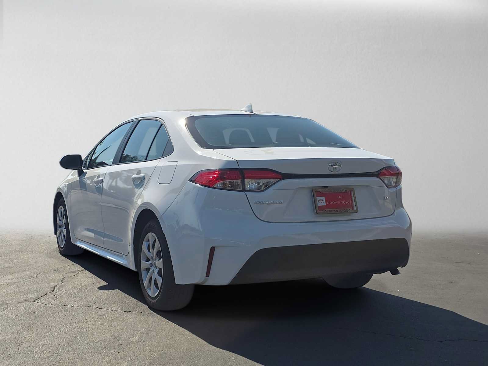Certified 2025 Toyota Corolla LE FWD image 5