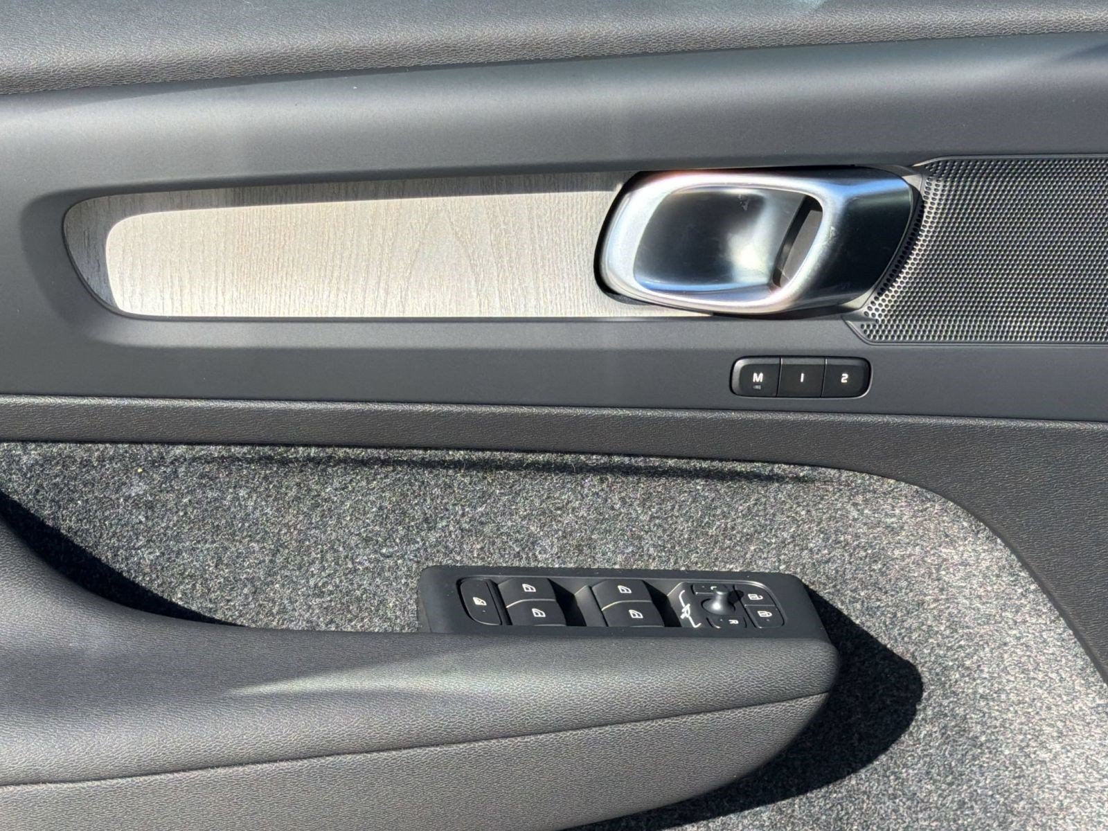 New 2026 Volvo XC40 B4 Core w/ Climate Package FWD image 15