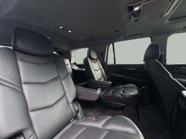 Used 2020 Cadillac Escalade Luxury w/ Escalade Sport Edition AWD/4WD image 27