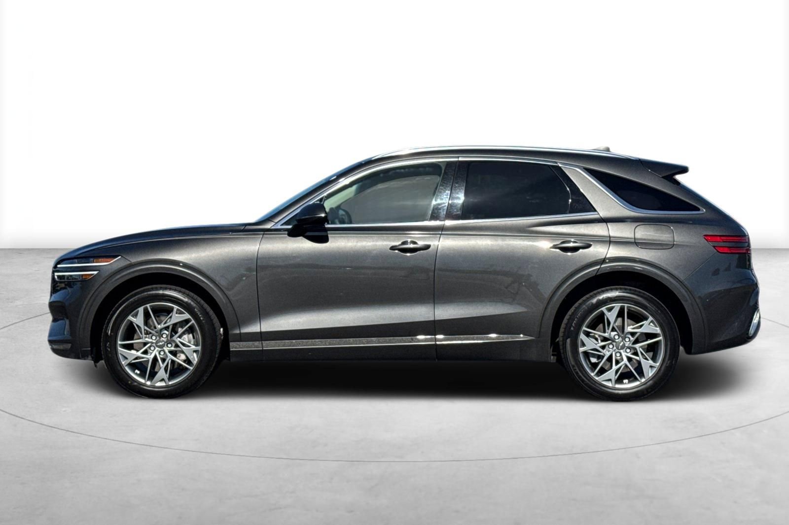 Used 2025 Genesis GV70 2.5T AWD/4WD image 3