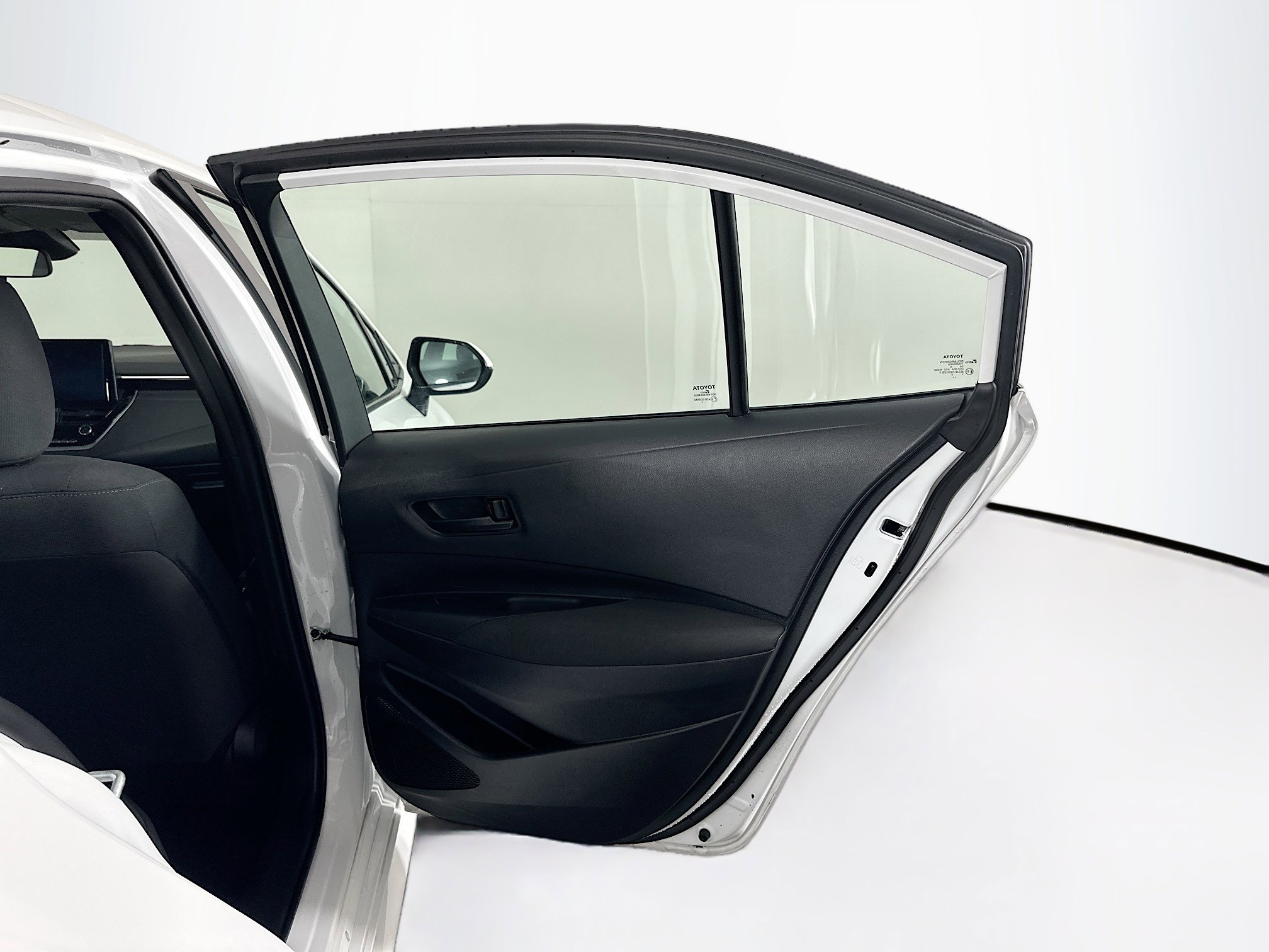 Used 2024 Toyota Corolla LE image 28