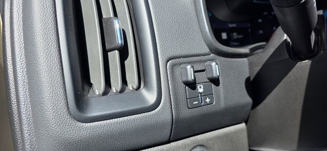 Used 2022 Chevrolet Colorado ZR2 image 17