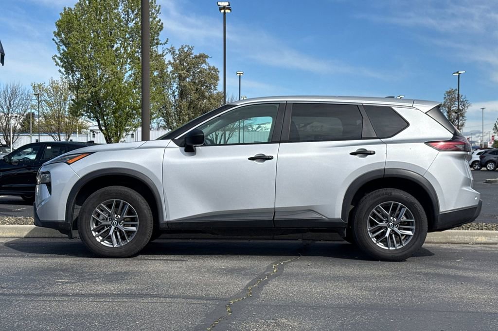 Used 2024 Nissan Rogue S image 7